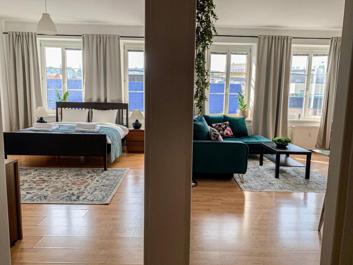 Cozy Downtown City Living Bratislava Eksteriør billede